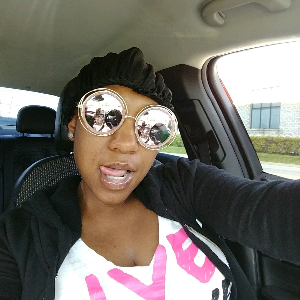 Meet your Posher, Black